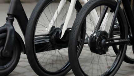 Monopattini e bici elettriche: cinghia dentata, catena o motore al mozzo